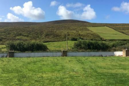 Beautiful Home On Lake Carrowmore 贝尔马利特 外观 照片